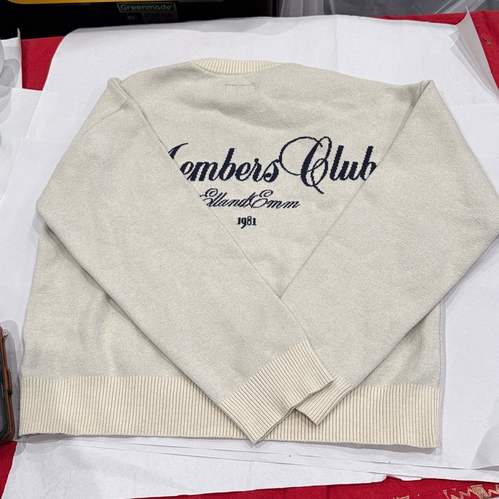 Elegant Beige Crewneck Sweater - Picture 3 of 5